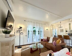 854 4th St in Santa Monica, CA - Building Photo - Building Photo