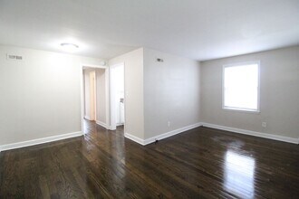 306 E 28th Ave in North Kansas City, MO - Building Photo - Building Photo
