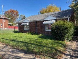 1368 Cherry Ave NE in Canton, OH - Building Photo