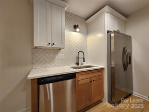 8637 Crows Nest Ln in Charlotte, NC - Building Photo - Building Photo