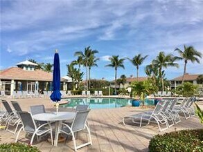 3017 Driftwood Way-Unit -3001 in Naples, FL - Building Photo - Building Photo