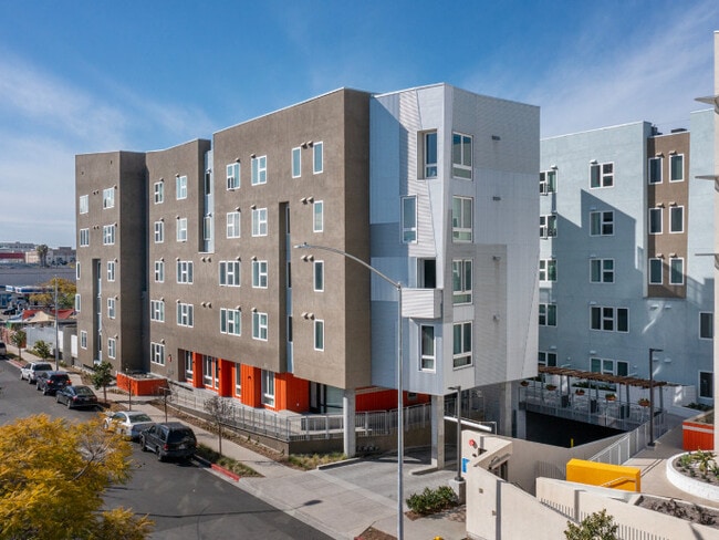 Harris Family Senior Residence in San Diego, CA - Building Photo - Building Photo
