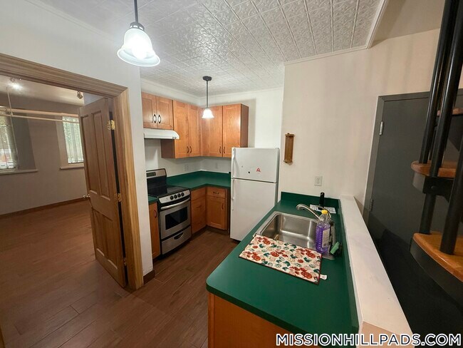 12 Wigglesworth St-Unit -b in Boston, MA - Building Photo - Building Photo