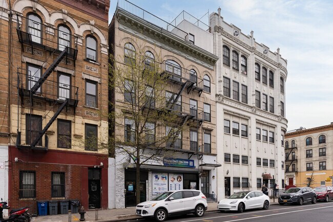 1467 Bedford Ave