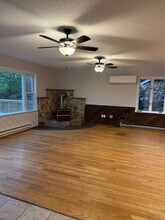 52 Valley St in Wakefield, MA - Foto de edificio - Building Photo