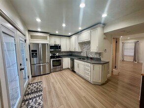 4259 Burnett Walk in Lemay, MO - Building Photo - Building Photo