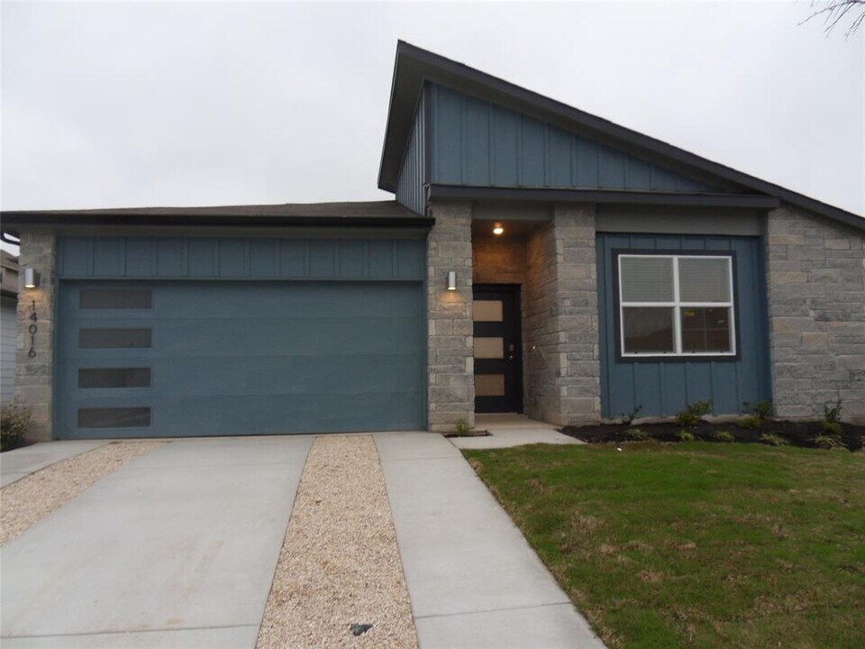 14016 Lubeck Dr in Pflugerville, TX - Building Photo