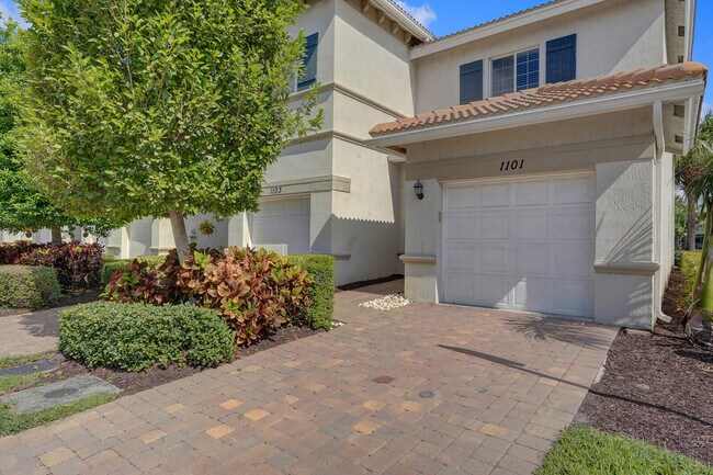 1101 Vermilion Dr in Lake Worth Beach, FL - Foto de edificio - Building Photo