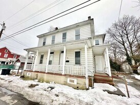 275 S Broad St in Penns Grove, NJ - Building Photo