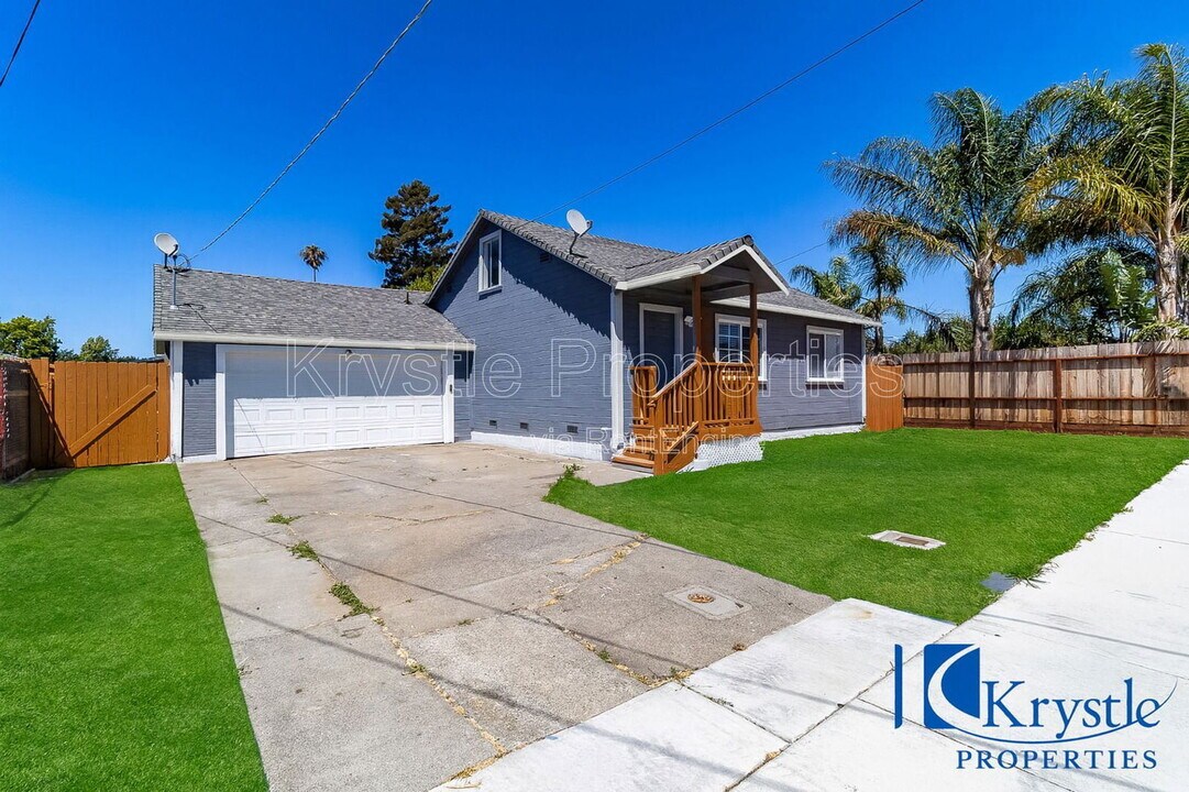 228 Donaldson Way E in American Canyon, CA - Building Photo