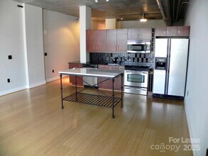 505 E 6th St in Charlotte, NC - Building Photo - Building Photo