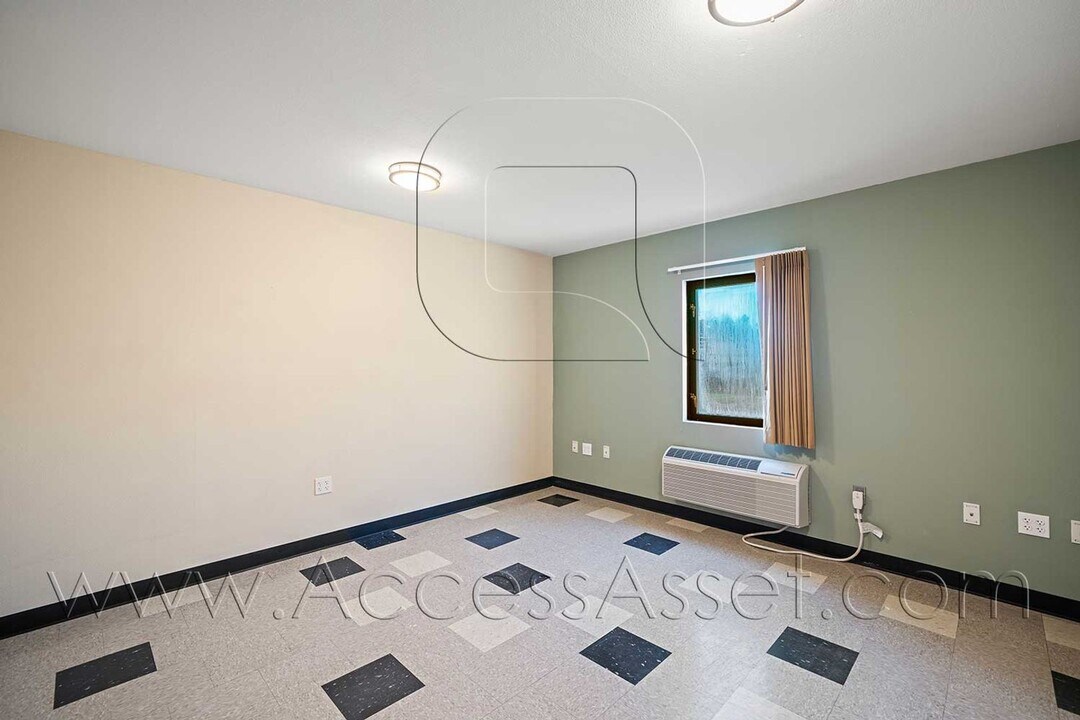 29255 Old Hwy 58 in Barstow, CA - Building Photo