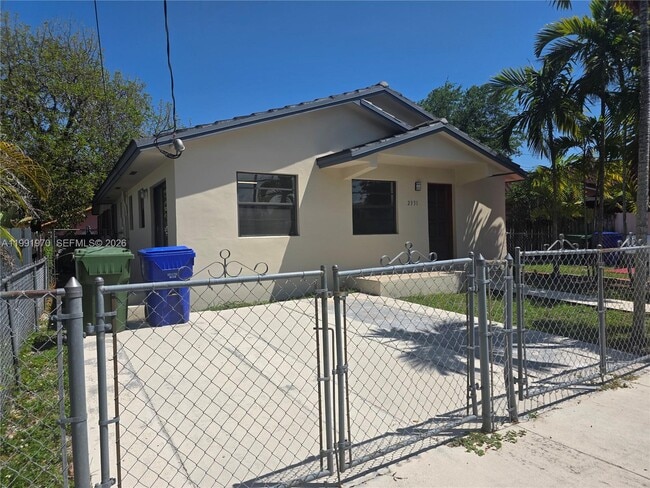 2331 SW 31st Ave in Miami, FL - Building Photo - Building Photo