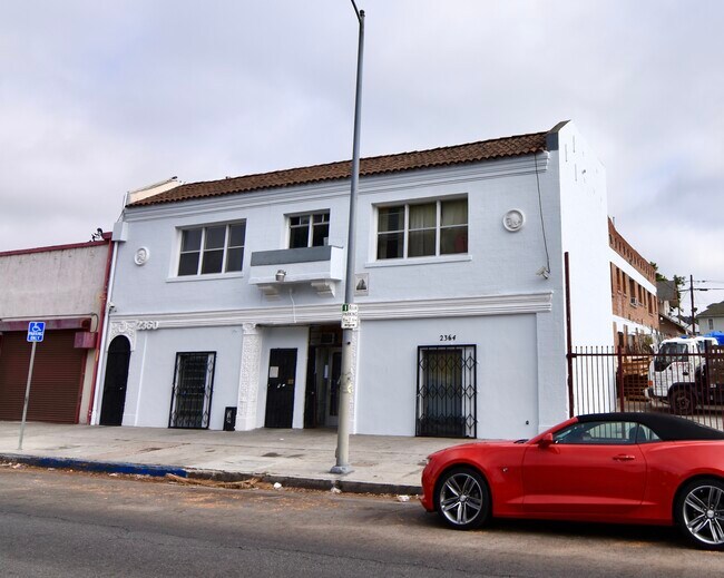 2360 W Washington Blvd in Los Angeles, CA - Building Photo - Primary Photo