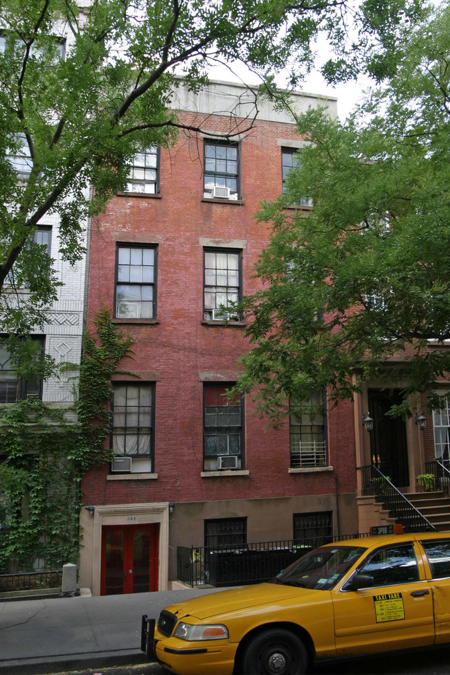 338 W 22nd St in New York, NY - Building Photo - Building Photo