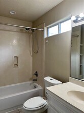 321 Holiday St in Tomball, TX - Building Photo - Building Photo