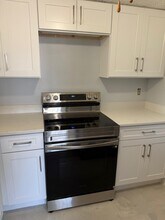 1560 SE Royal Green Cir in Port St. Lucie, FL - Building Photo - Building Photo