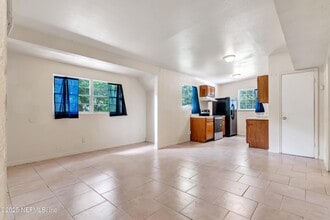 4407 Melvin Cir E in Jacksonville, FL - Building Photo - Building Photo
