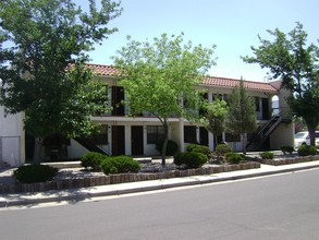 Casa Lynne Apartments in Albuquerque, NM - Foto de edificio - Building Photo