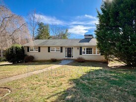 29 Tsali Trail in Asheville, NC - Building Photo