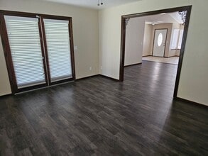 1724 E Ben Franklin Ave in Tulare, CA - Building Photo - Building Photo