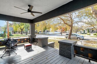 244 S Volutsia Ave in Wichita, KS - Foto de edificio - Building Photo