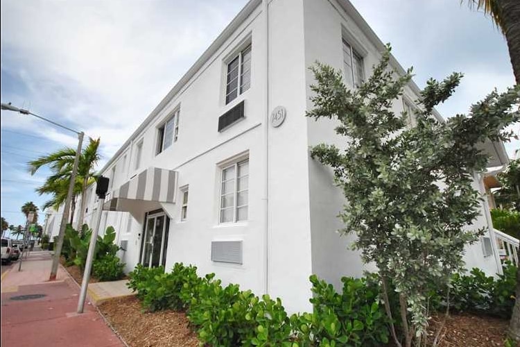 Harding Beach in Miami Beach, FL - Building Photo