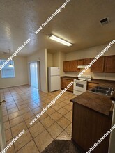 9301 Lower Meadow Ave SW in Albuquerque, NM - Building Photo - Building Photo