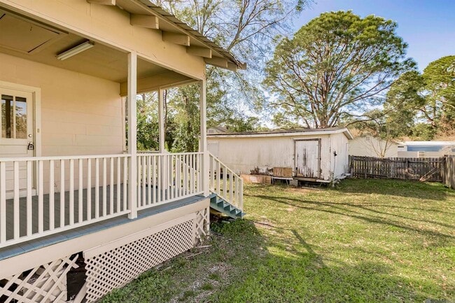 529 N Jefferson Ave in Port Allen, LA - Foto de edificio - Building Photo