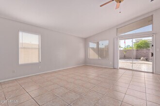 208 E Devon Dr in Gilbert, AZ - Building Photo - Building Photo