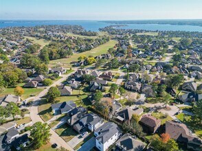 75 Wick Willow Rd in Montgomery, TX - Foto de edificio - Building Photo