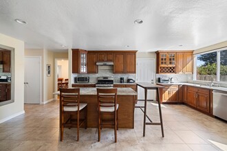 213 Avocet Ct in Foster City, CA - Building Photo - Building Photo