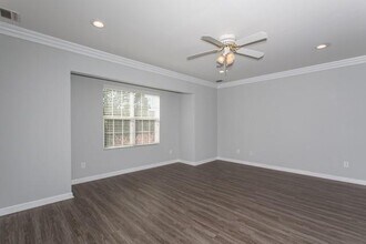 150 Secatogue Ave-Unit -6C in Farmingdale, NY - Building Photo - Building Photo