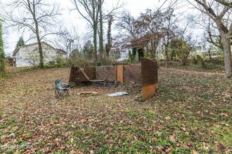 5501 Lake Shore Dr, Unit C27 in Knoxville, TN - Building Photo - Building Photo