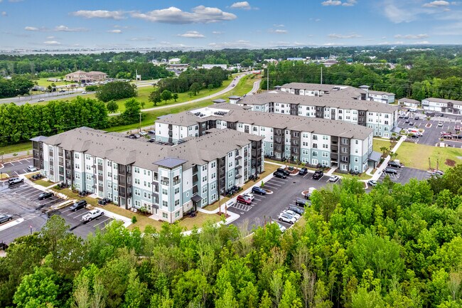 Lively Murrells Inlet in Murrells Inlet, SC - Foto de edificio - Building Photo