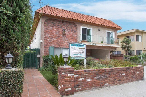 3359 Mentone Ave in Los Angeles, CA - Building Photo