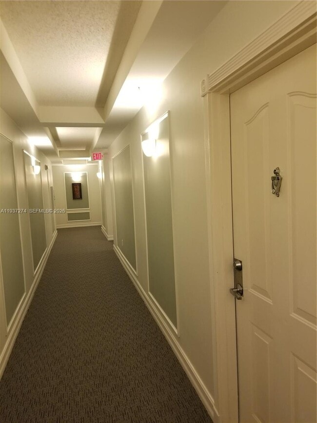 5085 NW 7th St in Miami, FL - Building Photo - Building Photo