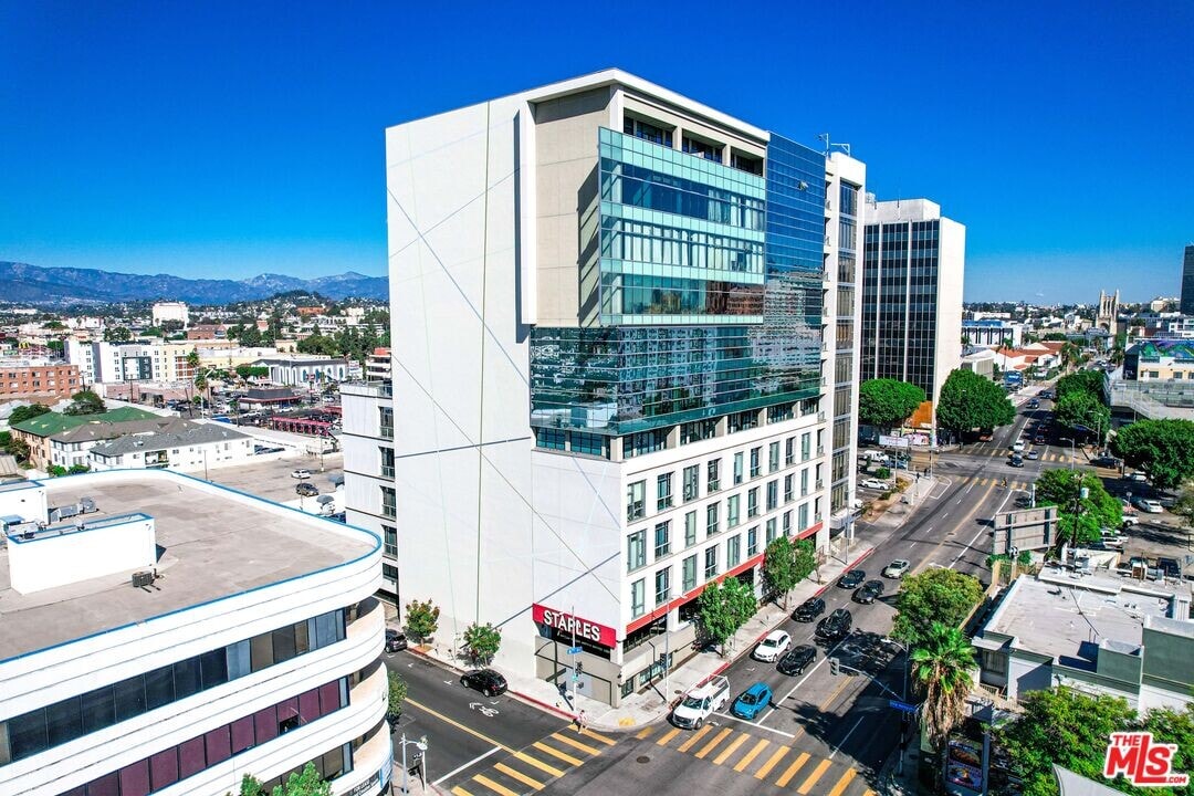 3223 W 6th St in Los Angeles, CA - Building Photo