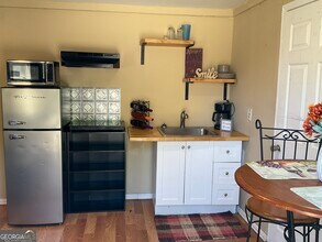 6052 Pine St in Austell, GA - Building Photo - Building Photo