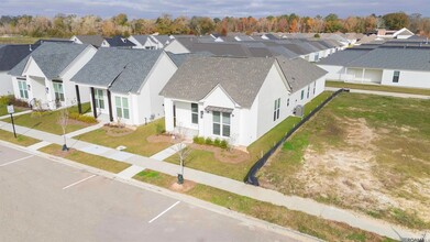 14035 Grand Settlement Blvd in Baton Rouge, LA - Foto de edificio - Building Photo