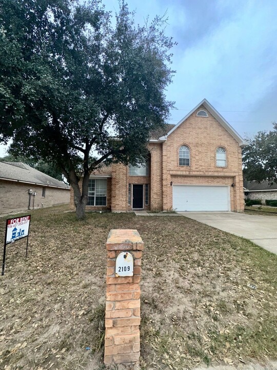 2109 Umar Ave in McAllen, TX - Building Photo