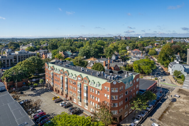 Essex House in Salem, MA - Building Photo - Building Photo