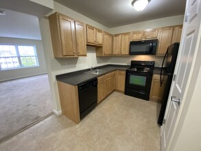 Redstone Apartments in Manchester, NH - Building Photo - Building Photo