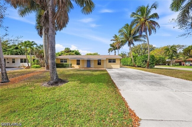 1377 11th Ct N