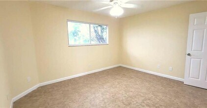 3433 NW 44th St, Unit 101 in Lauderdale Lakes, FL - Foto de edificio - Building Photo