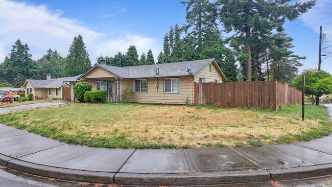 31407 13th Ave SW in Federal Way, WA - Foto de edificio - Building Photo