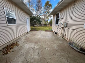 708 27th St W in Dickinson, ND - Foto de edificio - Building Photo