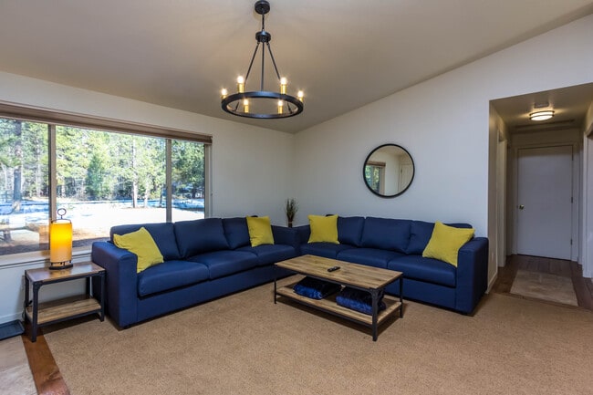 17209 Crane Dr in Bend, OR - Building Photo - Building Photo