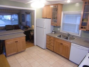 709 St Charles Ct in Royal Oak, MI - Building Photo - Building Photo