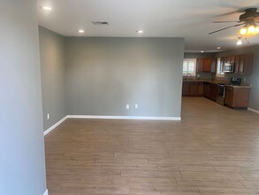 4820 W Golden Ln in Glendale, AZ - Building Photo - Building Photo